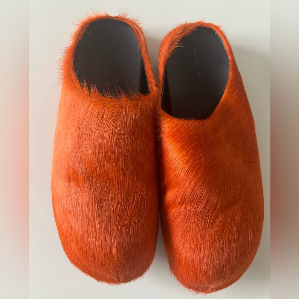 ORANGE LONG HAIRCALFSKIN FUSSBETT SABOT